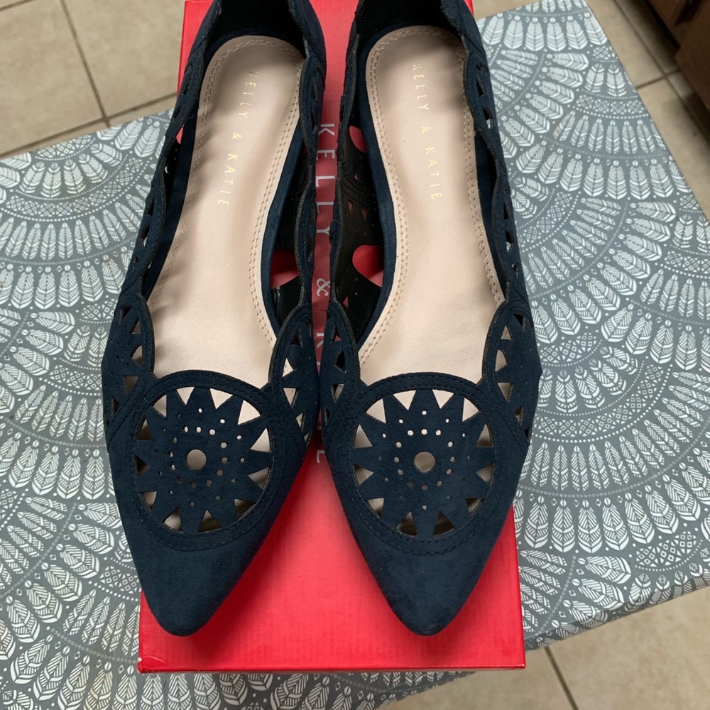 Kelly & Katie Navy Blue Flats Sz 8 Brand New